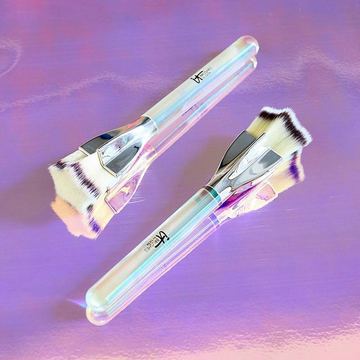 This Star-Shaped Makeup Brush is the Perfect Combination of Extra and Patriotic