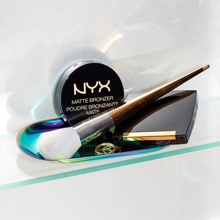 The Real Reasons You Should Always Wear Bronzer and Highlighter Together