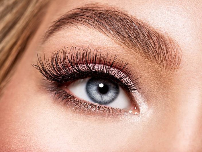 4 Water-Based Mascaras for Lash Extensions, Just In Case You Can’t Resist