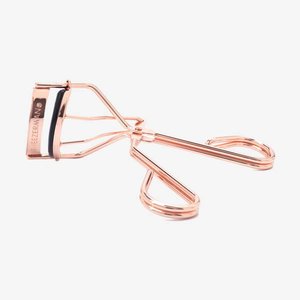 EyelashCurler